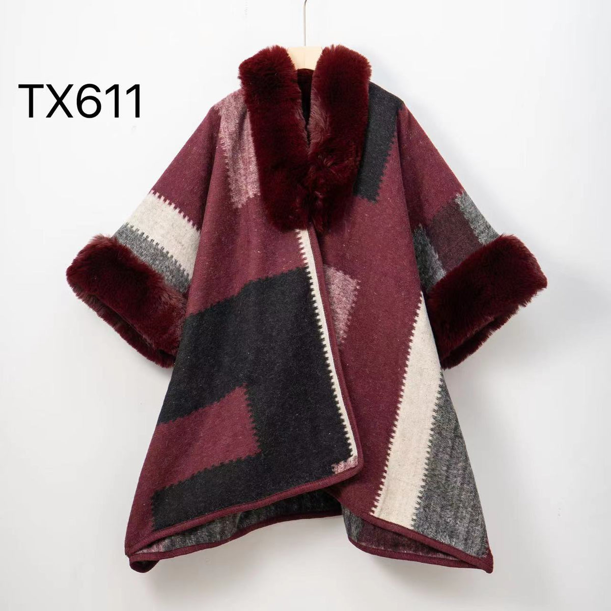 【関税込み】GIOVI Cape with fur inserts Short Children Cape With Fur Edge, Short Pink Cape With Fur