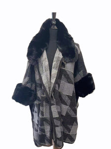 TX522 Faux Fur Houndstooth Pattern Cape