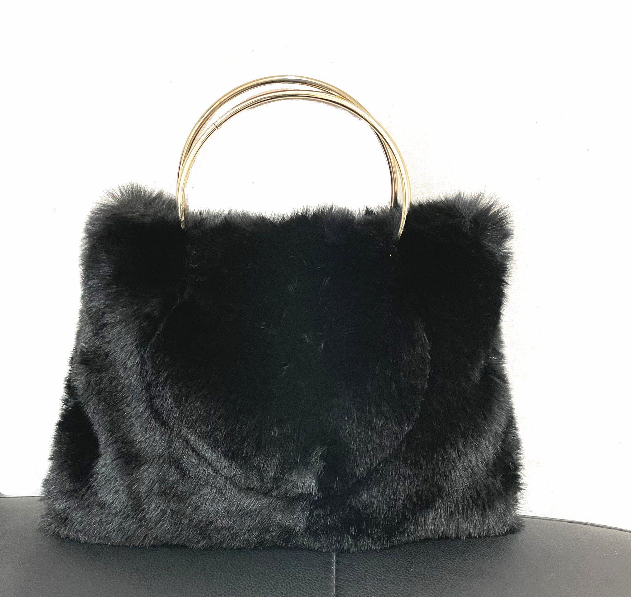 HX502 Faux Fur Bag with Metal Handle – In Style Accessories Inc